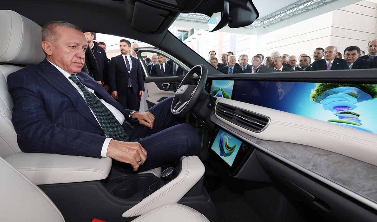  Cumhurbaşkanı Erdoğan Togg’un yeni modelini inceledi