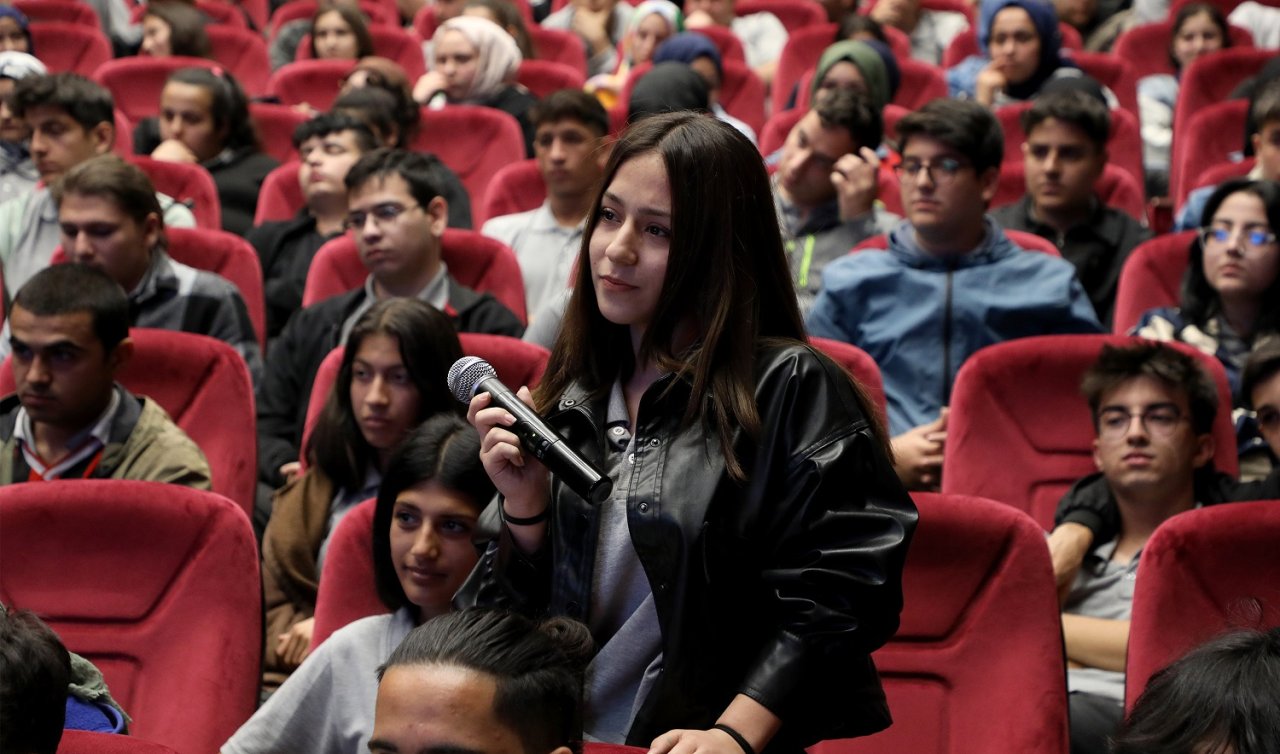  Karatay’da gençlerle kariyer sohbeti