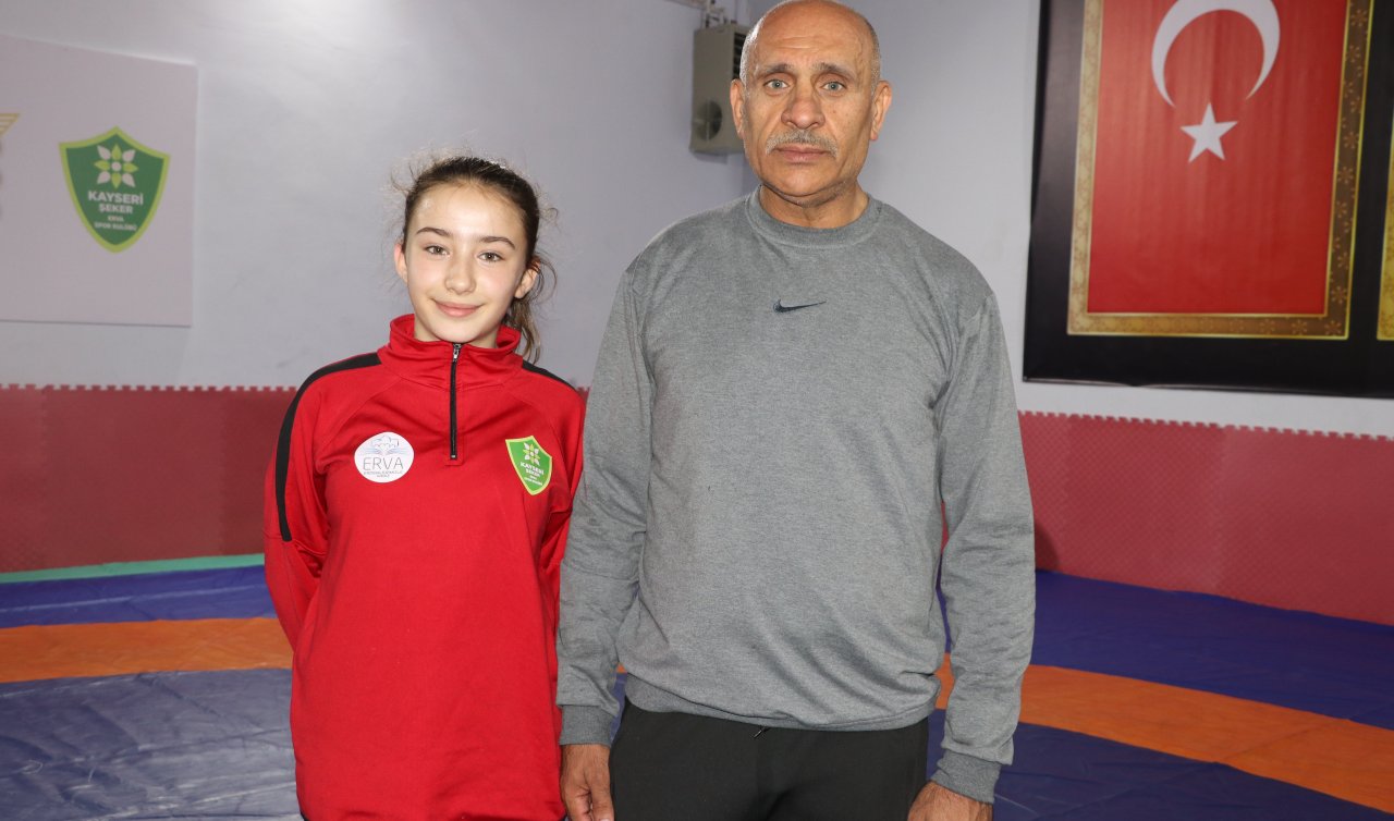  13 yaşındaki İkra 4 ay önce başladığı boksla astıma meydan okuyor