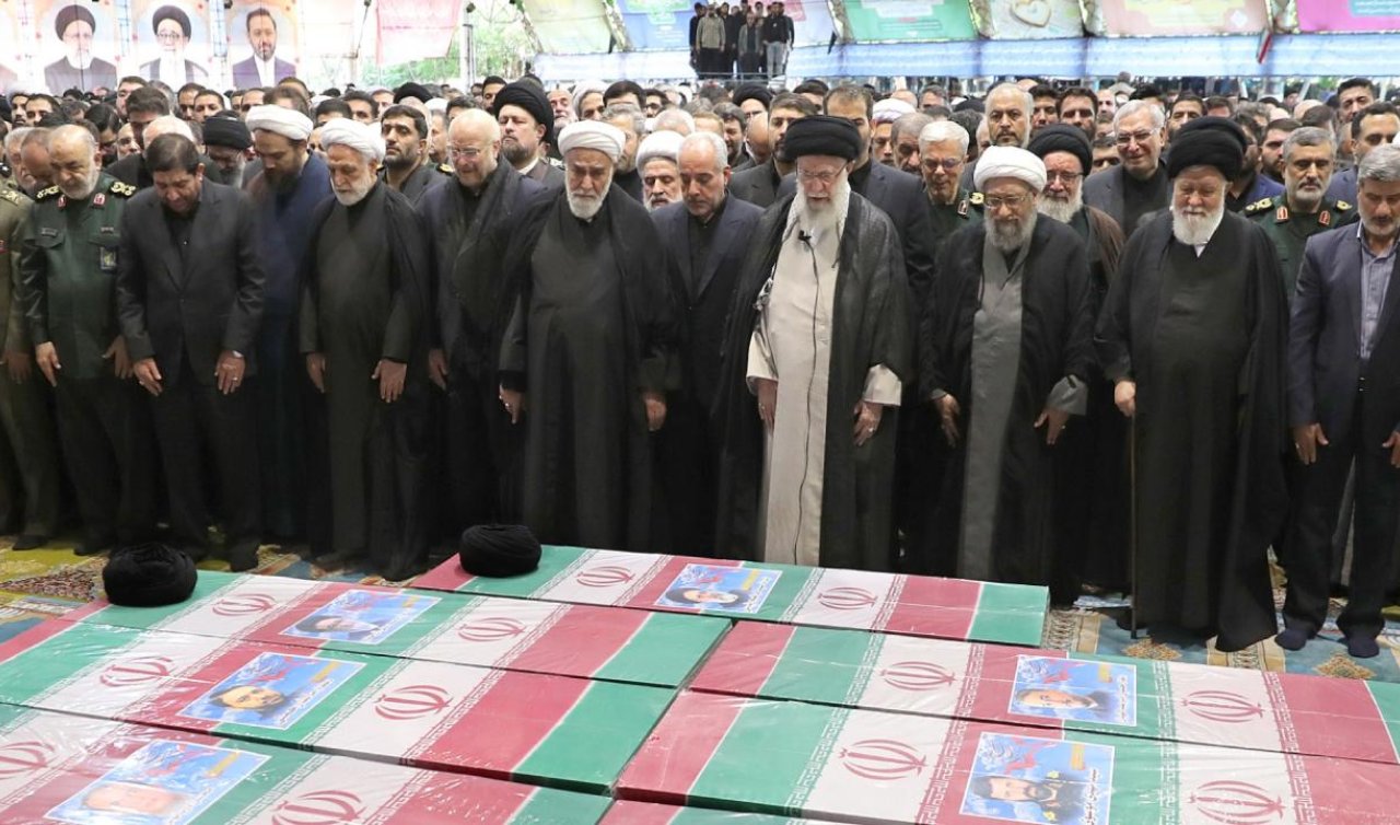 İran Cumhurbaşkanı Reisi’nin cenaze namazını ülke lideri Hamaney kıldırdı