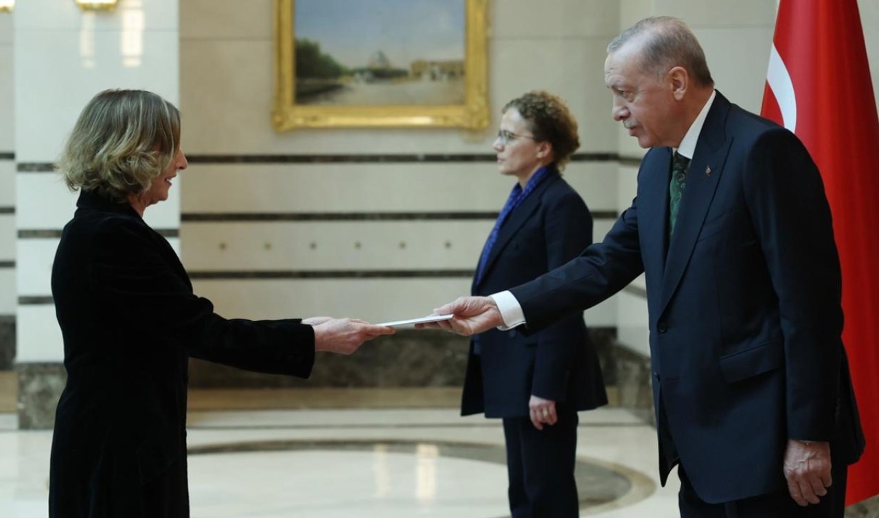 Büyükelçilerden Cumhurbaşkanı Erdoğan’a güven mektubu