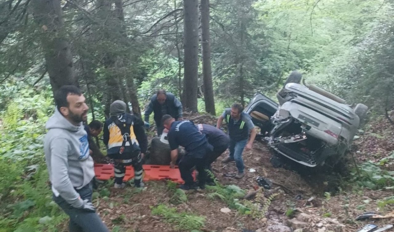  Otomobil uçuruma yuvarlandı: 1 ölü 1 yaralı