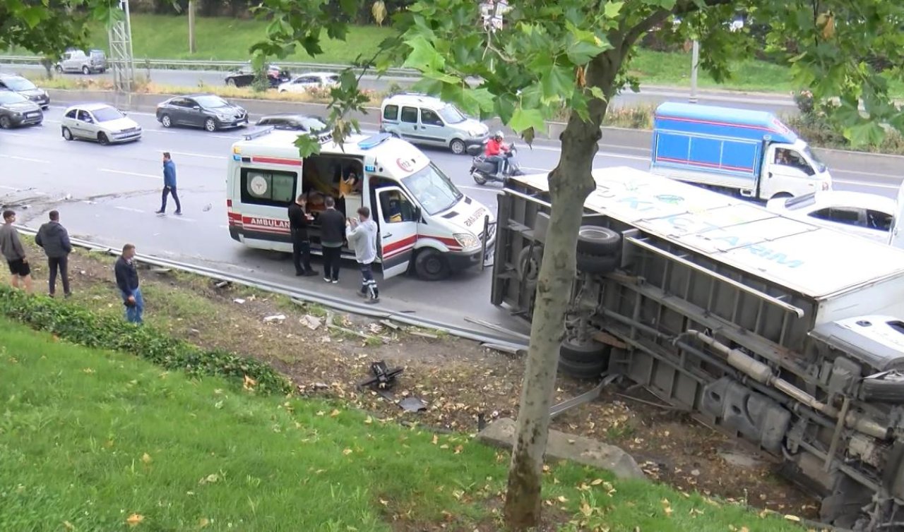 Kamyonet işçi servisine çarptı: 5 yaralı