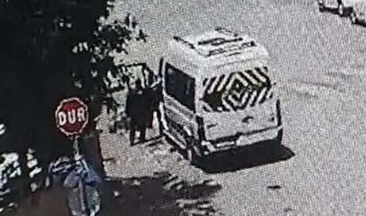 Tartıştığı arkadaşını servis minibüsünde tabancayla öldürdü