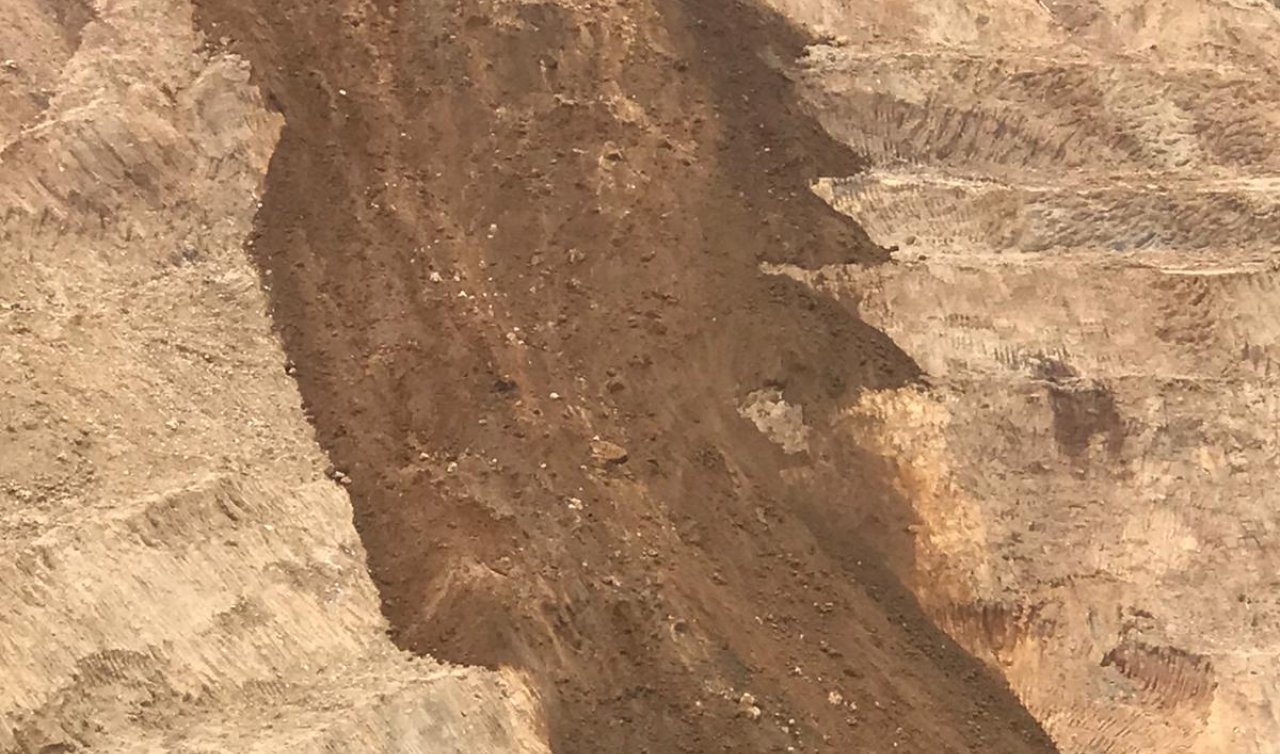 Erzincan Valisi Aydoğdu, İliç’teki maden ocağında kontrollü toprak indirildiğini açıkladı