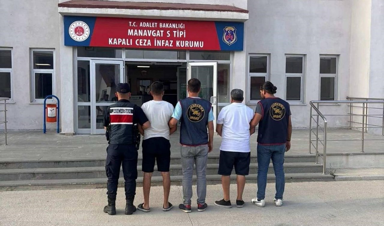 Kesinleşmiş hapis cezasıyla aranan 2 hükümlü tatil beldesinde yakalandı