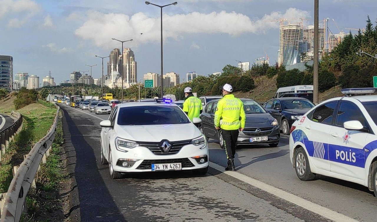  Bakan Yerlikaya: 415 bin 795 araca işlem yapıldı