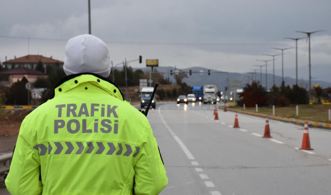 Son 1 haftadaki trafik denetimlerinde 415 bin kişiye ceza