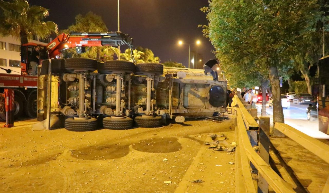 Dorsesi devrilen hafriyat kamyonunun şoförü yaralandı