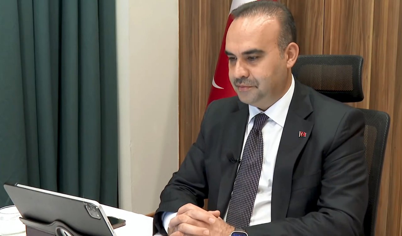 Bakan Kacır ikinci astronot Tuva Cihangir Atasever ile görüştü