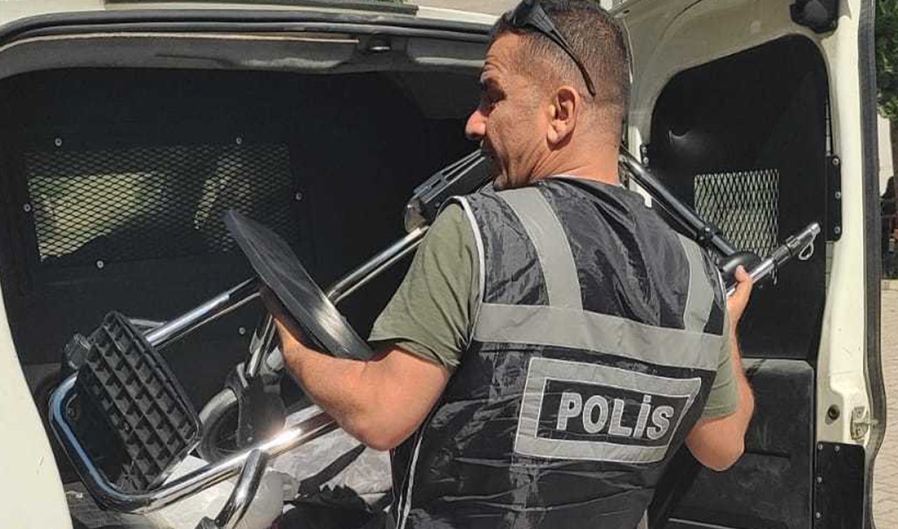  Engelli öğrenciyi polis sınava yetiştirdi