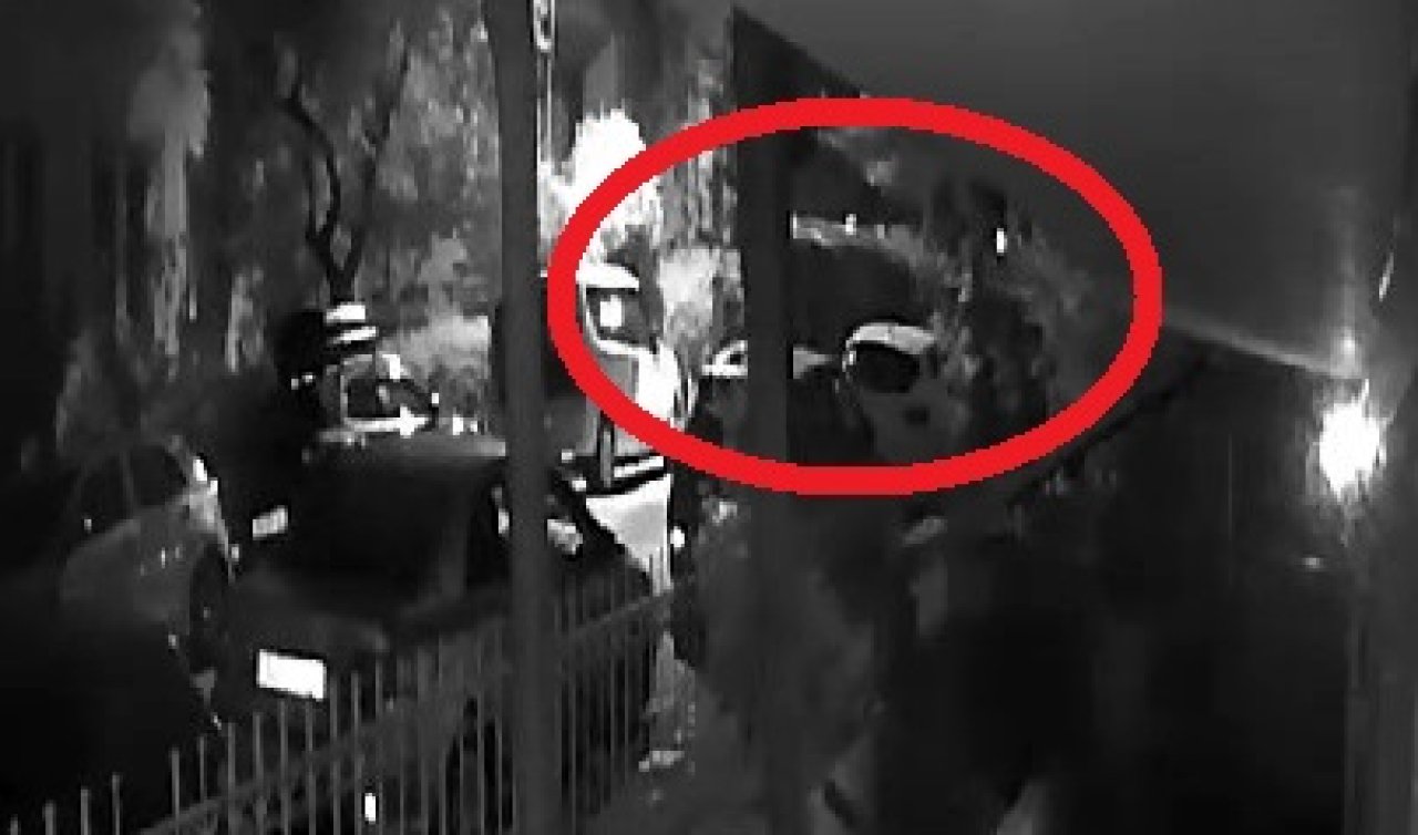  İki araca çarpıp ters dönen otomobil kamerada