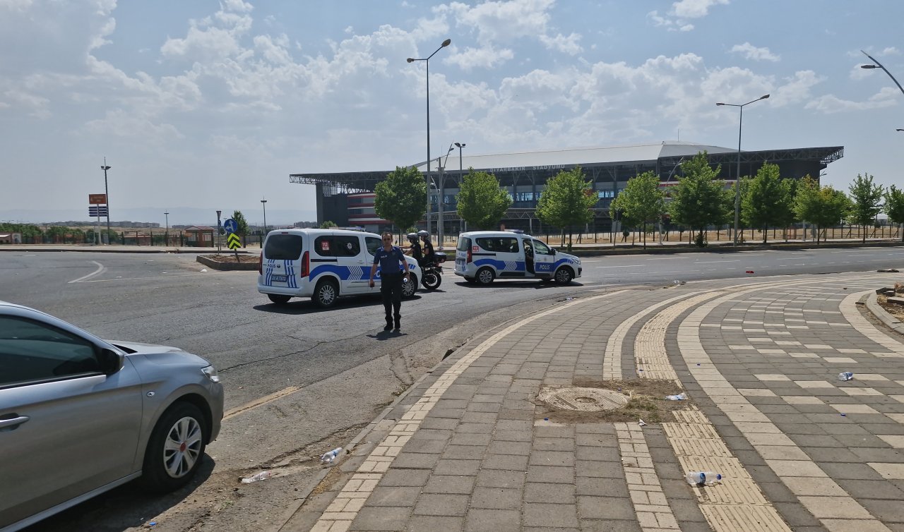 Husumetli ailelerin sokak ortasında kavgası: 2 yaralı