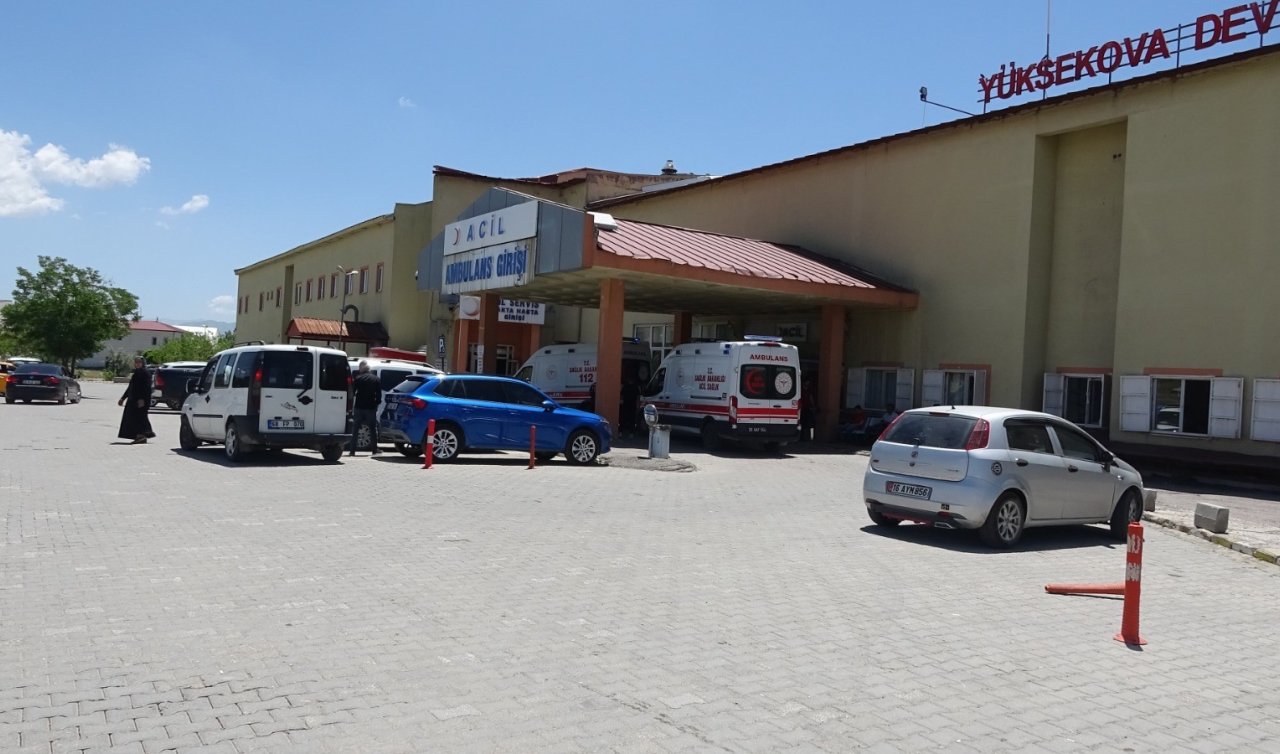 Bir binada 2 kişinin cansız bedeni bulundu