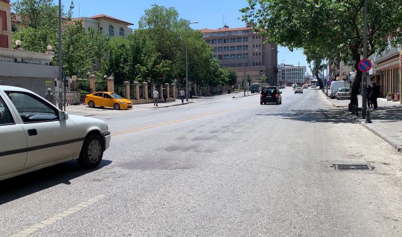 Yolda yürürken düşen alkollü kadına otomobil çarptı