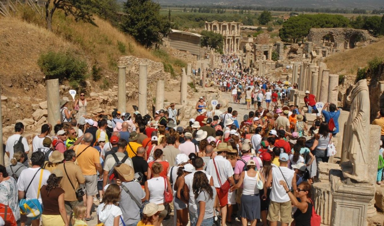 1 milyon 111 bin kişi müze ve ören yerlerini ziyaret etti