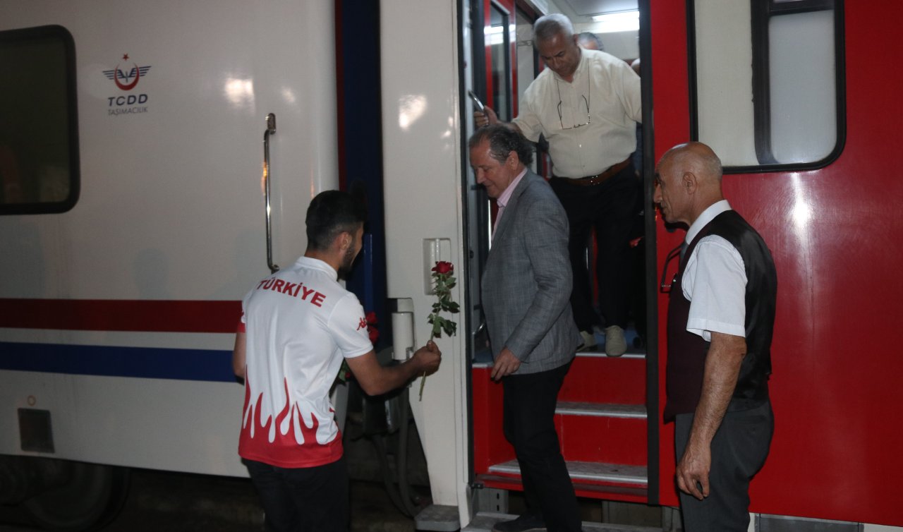  Ankara’dan yola çıkan “Turistik Tatvan Treni’’ ilk seferini gerçekleştirdi