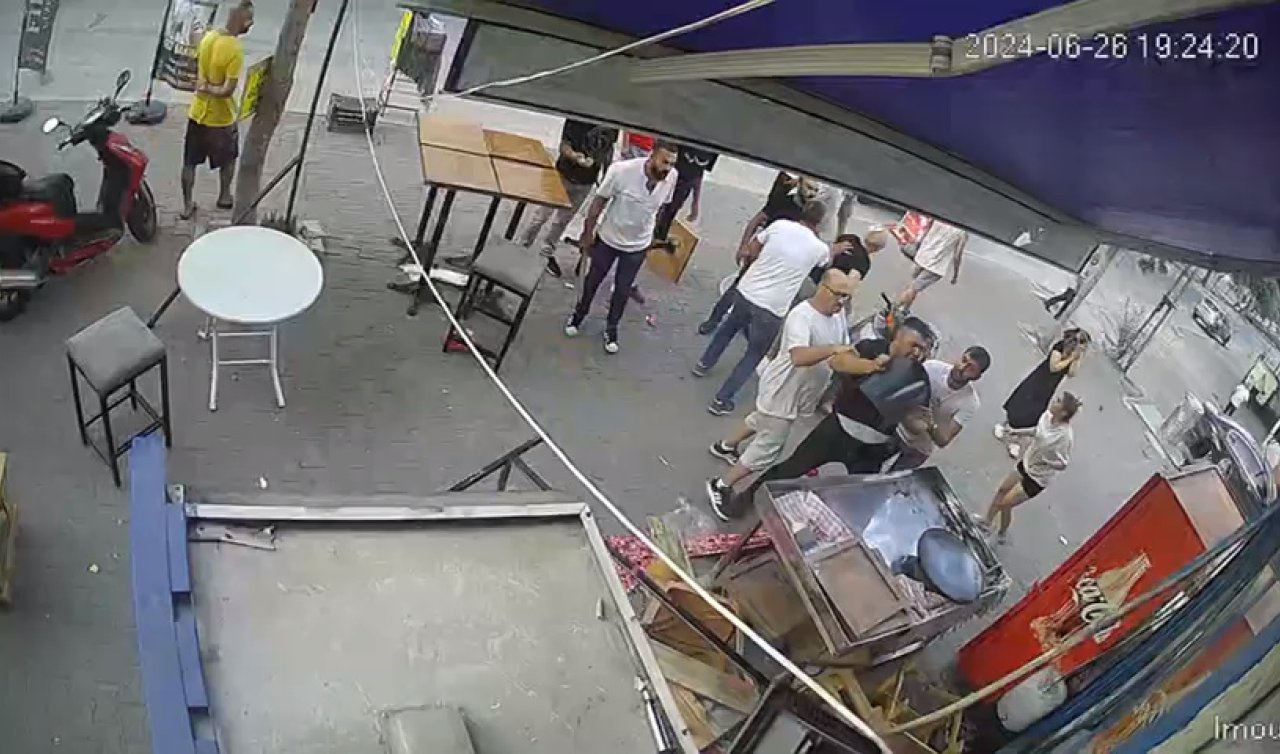 Yakınlarının boşanmasından sorumlu tuttukları kadının iş yerine zarar verdiler