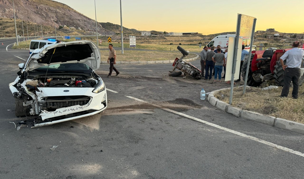 Otomobille çarpışan traktör ikiye bölündü: 5 yaralı