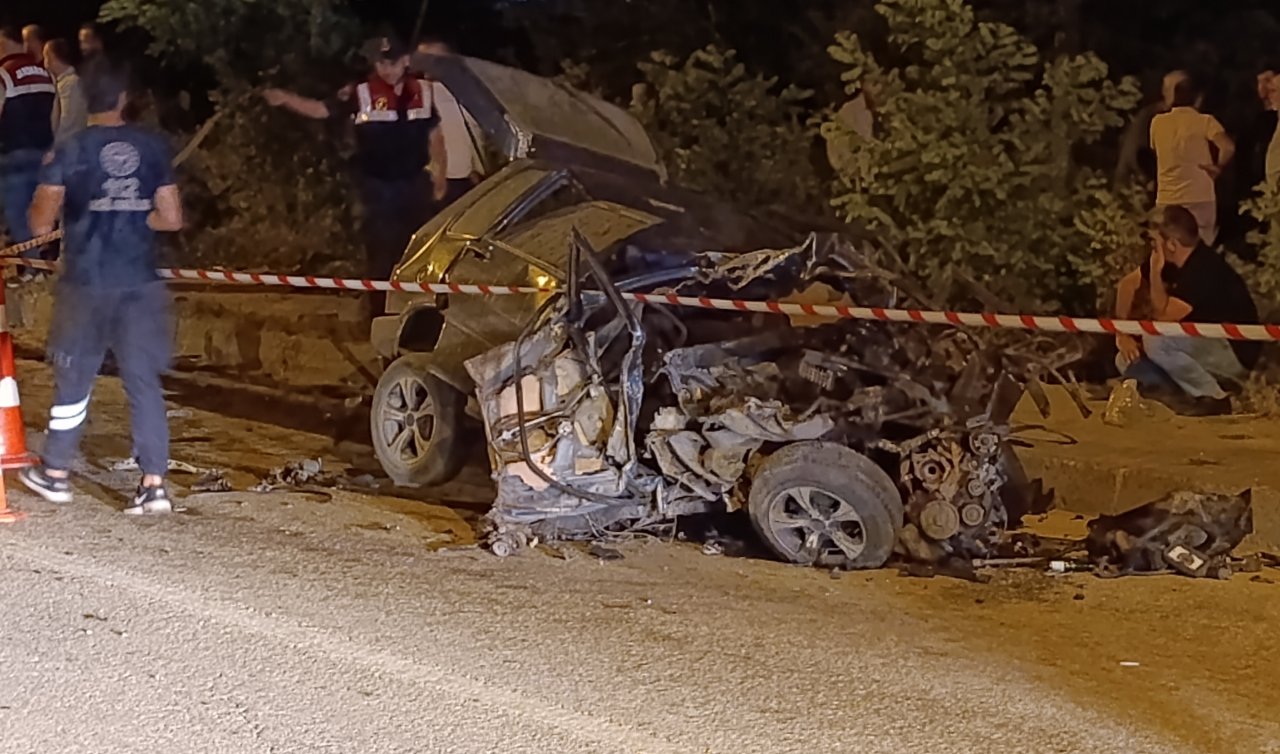 Karşı şeride geçen beton mikseri çarptığı otomobili hurdaya çevirdi: 1 ölü 1 yaralı