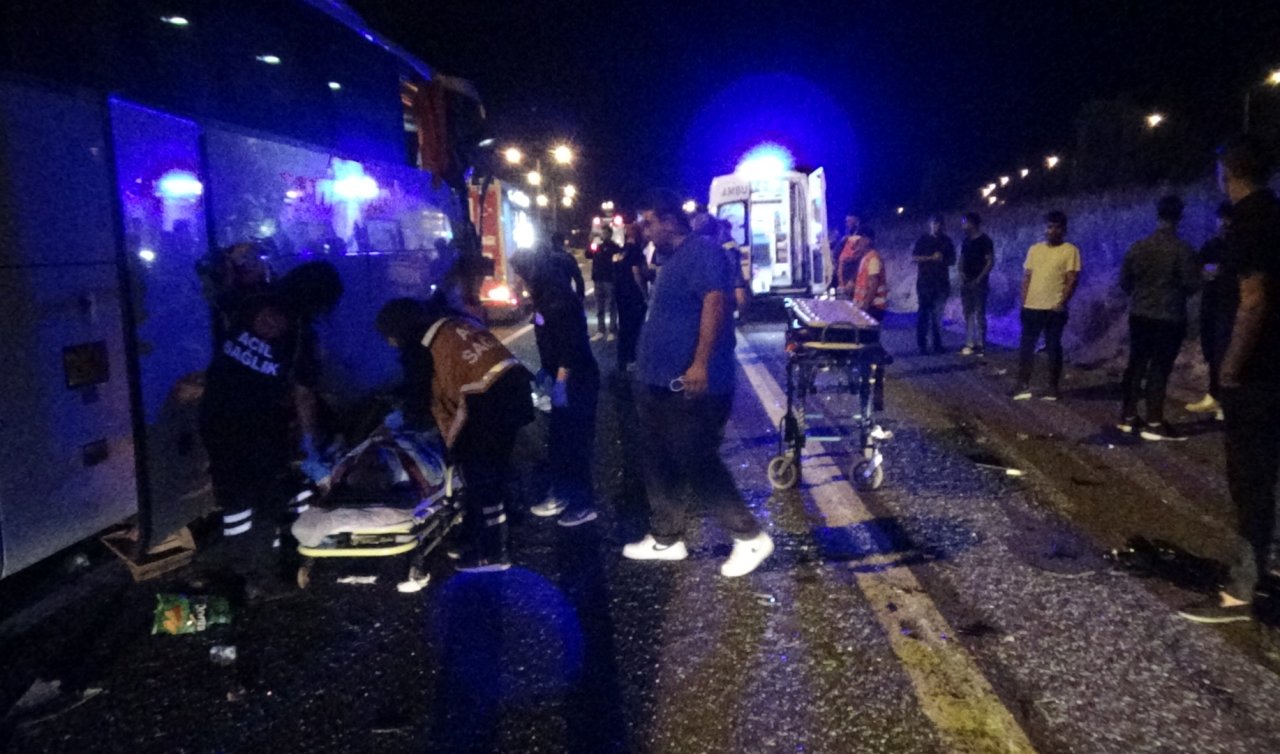 Anadolu Otoyolunda iki yolcu otobüsü çarpıştı; 15 yaralı