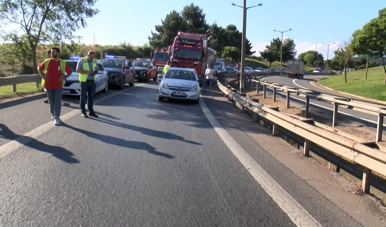  Otomobil bariyerleri aşarak yeşil alana uçtu: 1’i ağır 2 yaralı