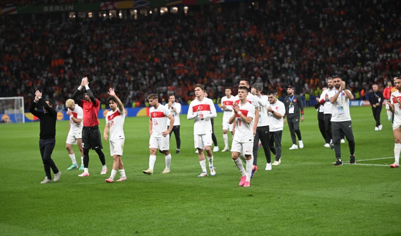 Avrupa Şampiyonası’na veda eden A Milli Futbol Takımı’na tebrikler peş peşe geldi