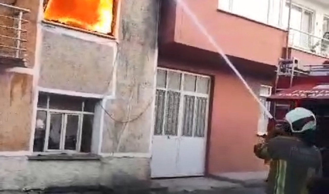 2 katlı ev alev alev yandı