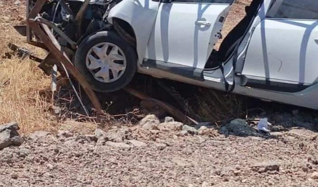  Otomobil elektrik direğine çarptı: 4 yaralı