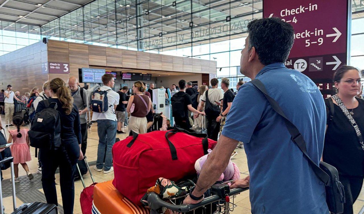  Almanya’da Berlin ve Hamburg havalimanlarında uçuşlar yapılamıyor