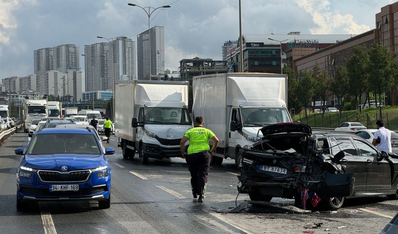15 aracın karıştığı zincirleme kaza trafiği kitledi!