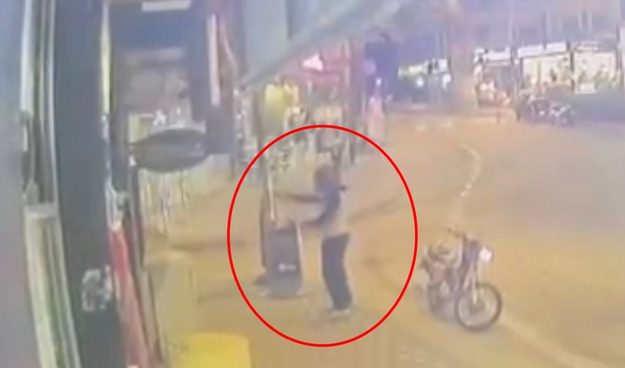 Telefon dükkanına saldırı anı kamerada!