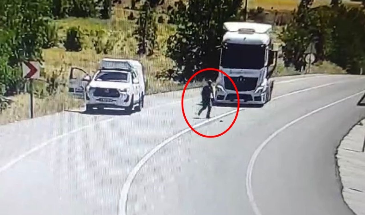 Yaralı serçeyi kurtarmak isterken kamyon çarptı