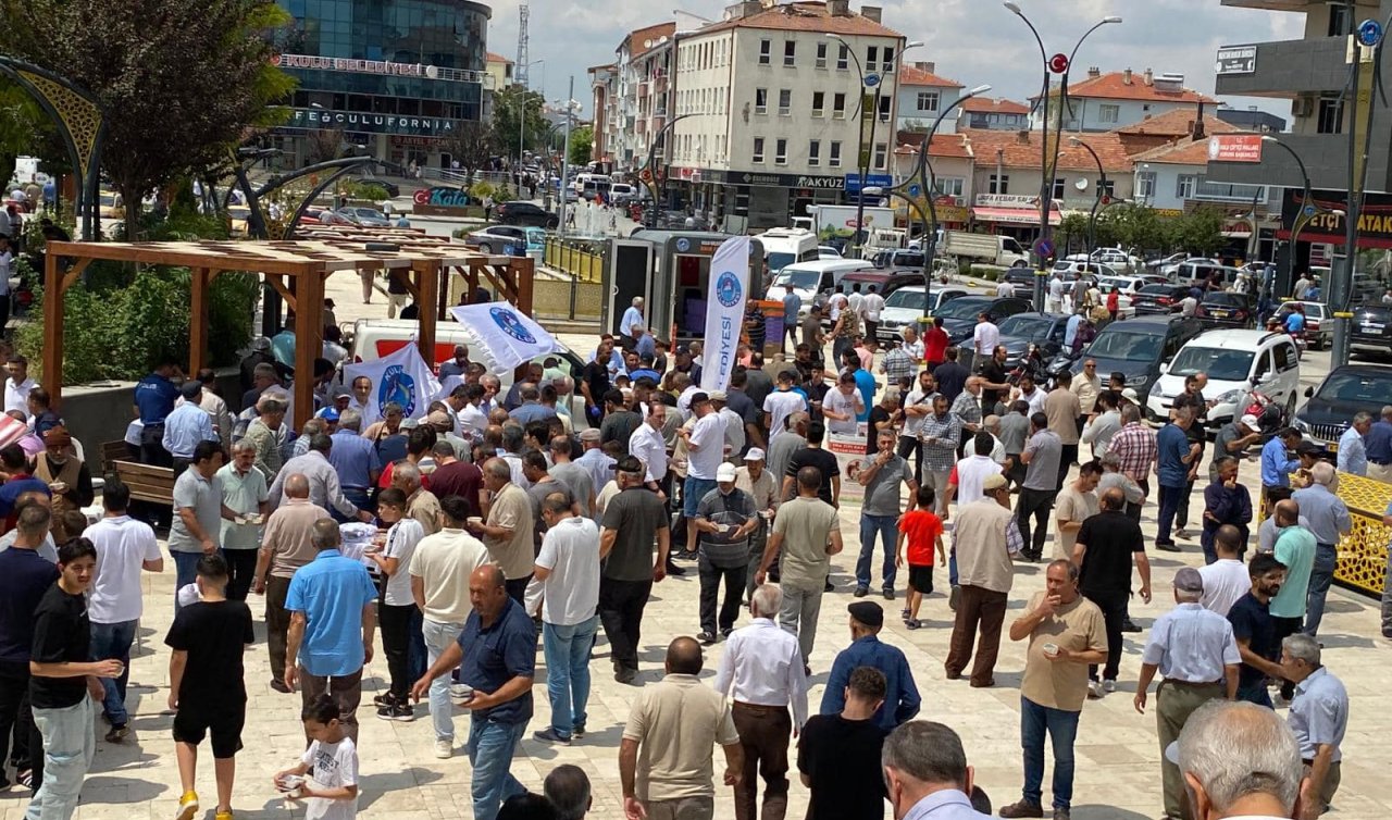 Muharrem ayı etkinlikleri kapsamında Konya’da aşure ikramı yapıldı