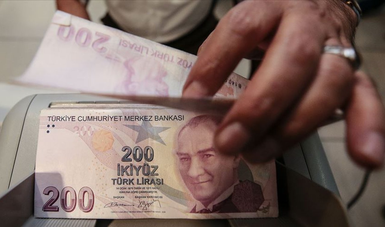 En düşük emekli aylığının 12 bin 500 lira olmasını öngören teklif kabul edildi