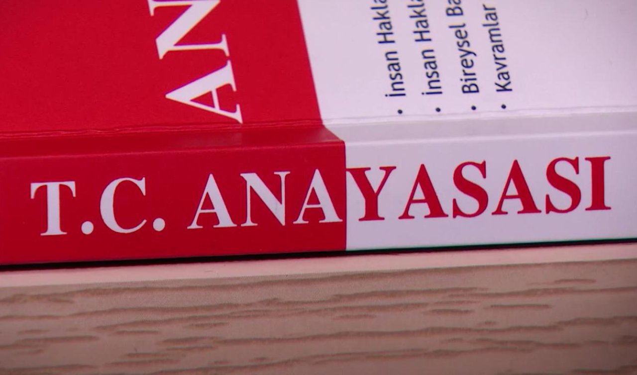 Meclis’te yeni anayasa çalışmaları tatilde de sürecek