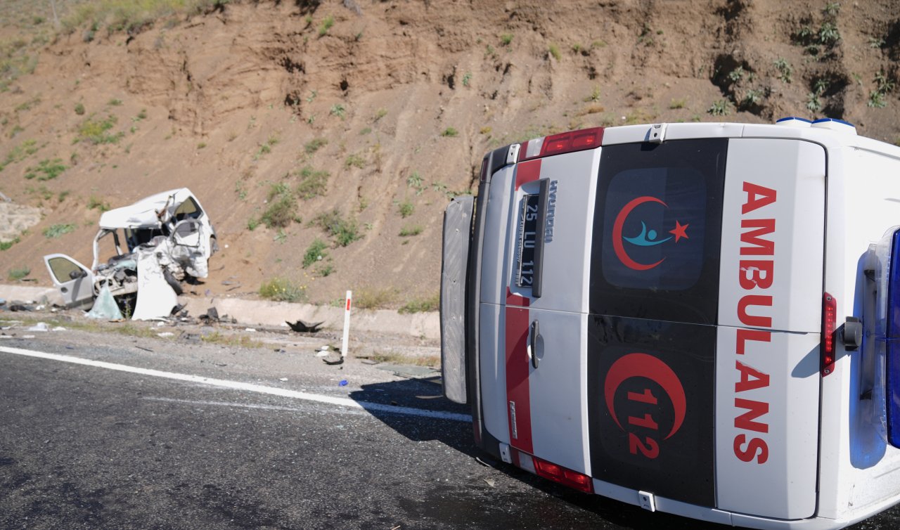 Ambulans ile hafif ticari aracın çarpışması sonucu 4 kişi öldü