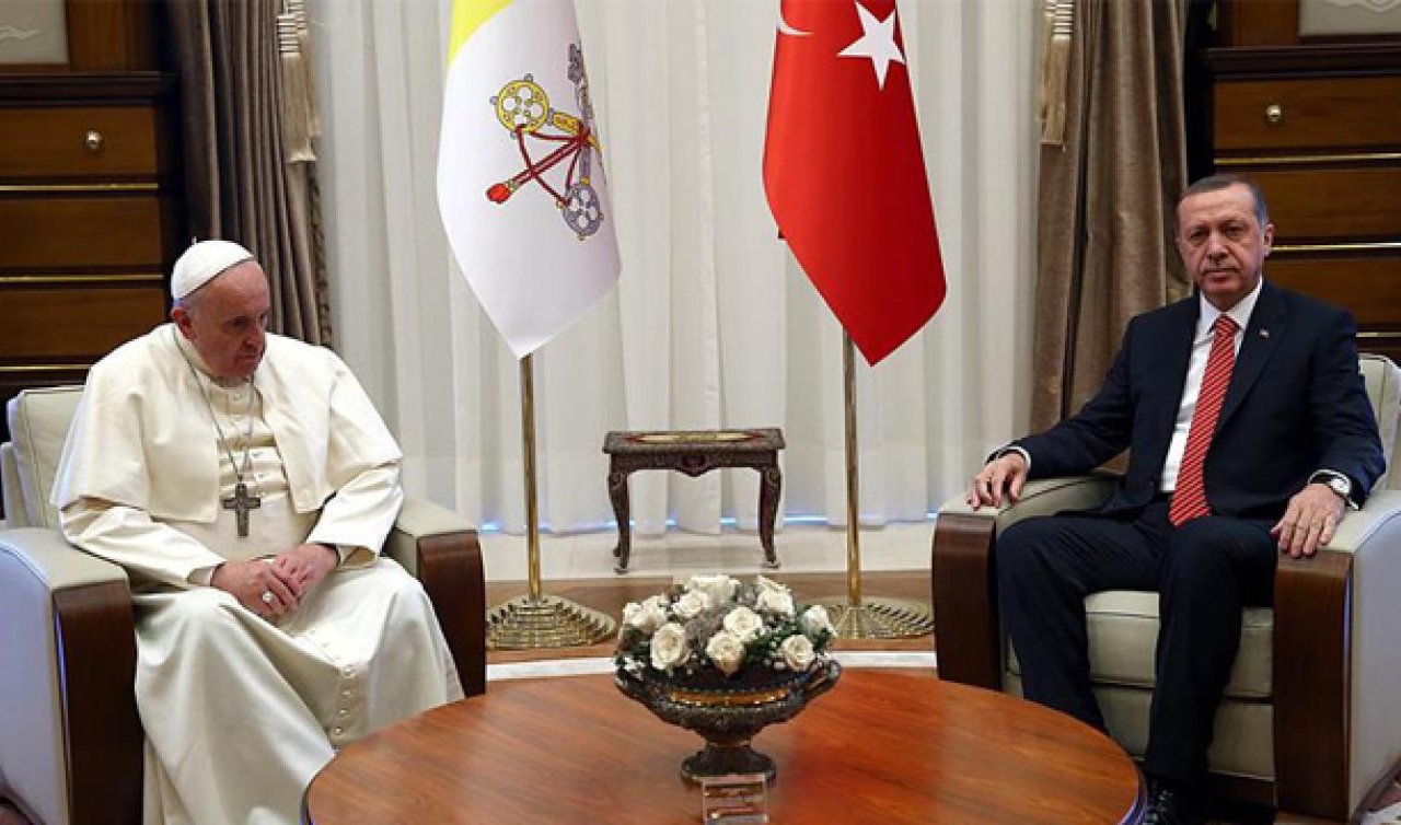 Cumhurbaşkanı Erdoğan Papa Fransuva ile görüştü