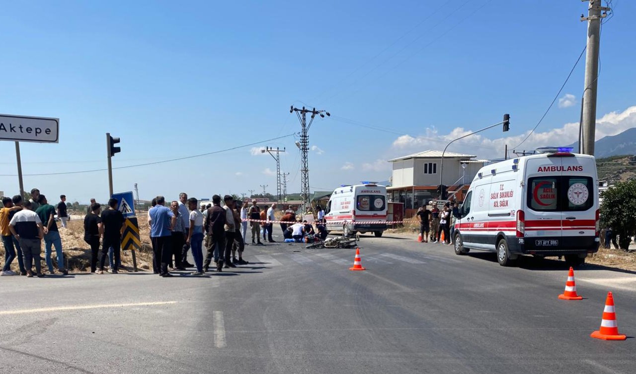 Kamyonetle çarpışan motosikletin sürücüsü ile teyzesi öldü