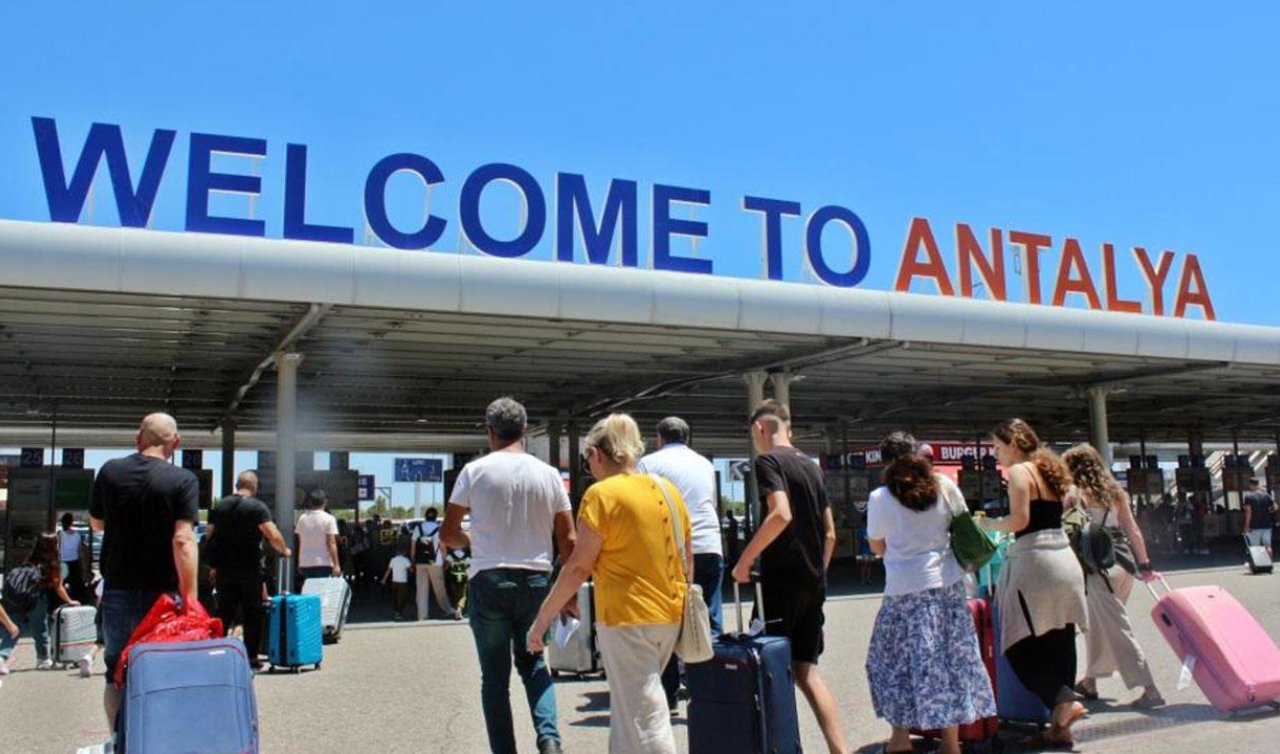 Antalya Havalimanı rekorlara doymuyor