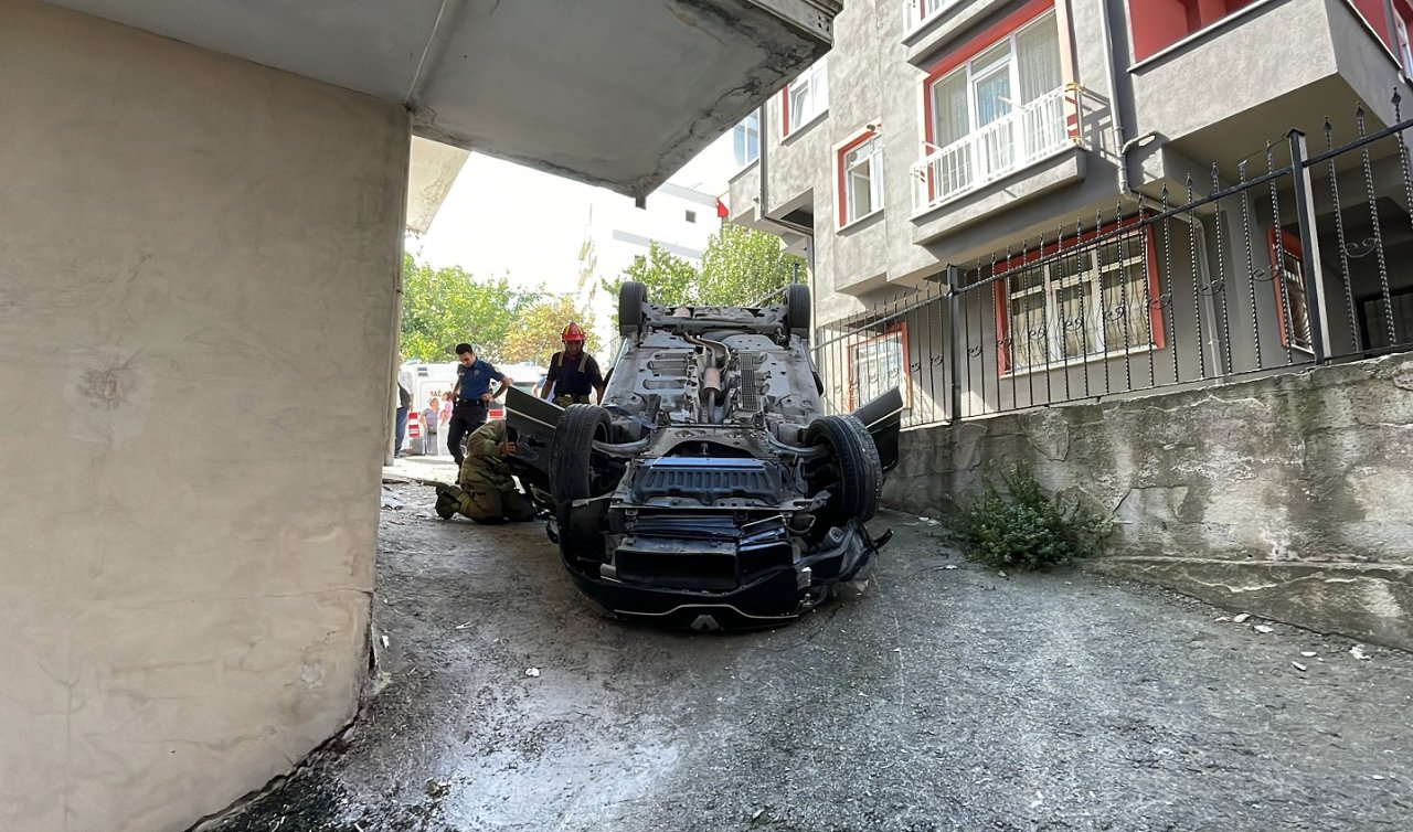  Fren yerine gaza basan otomobildeki sürücü aracın devrilmesiyle yaralandı