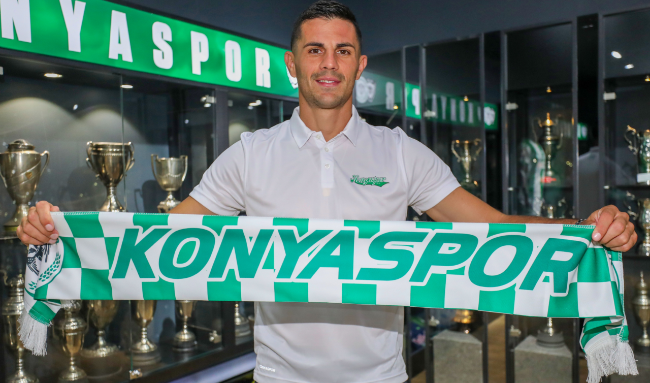 Konyaspor tecrübeli orta saha oyuncusunu renklerine bağladı