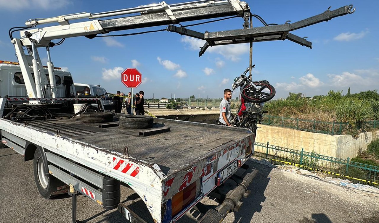 Motosiklet atık su kanalına düştü: 2 ölü