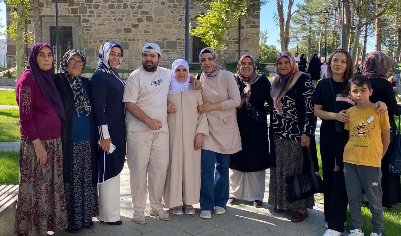 Seydişehir’de engelli genç umreye gönderildi
