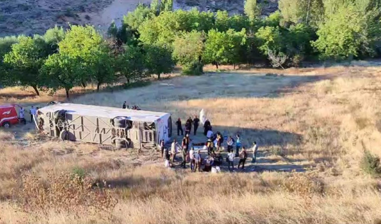  Yolcu otobüsü devrildi: 22 yaralı