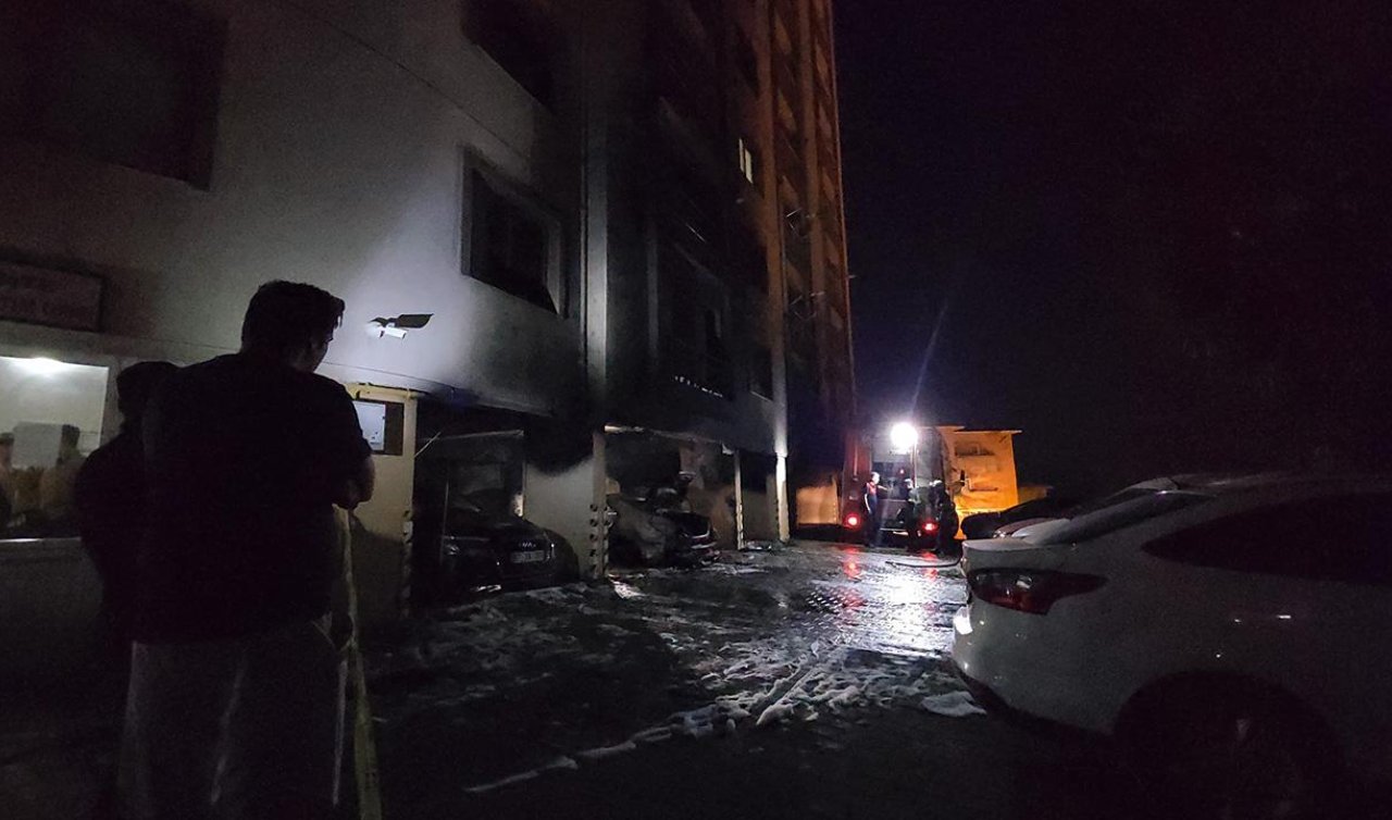  Küle dönen otomobilde kundaklama şüphesi: 3 araç hasar gördü