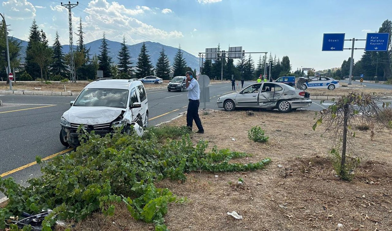 Otomobil ile hafif ticari araç çarpıştı: 8 yaralı