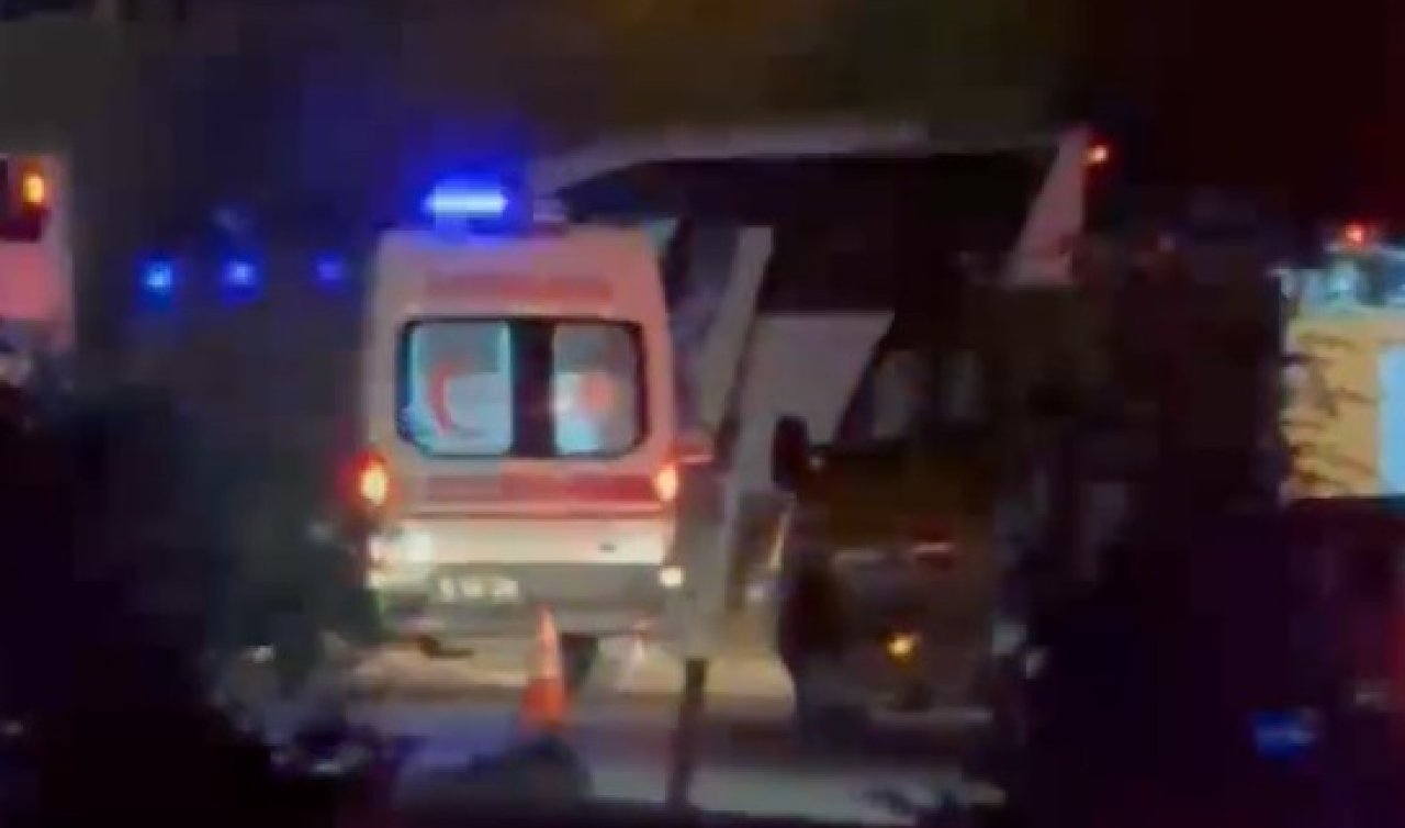 Yolcu otobüsü yayaya çarptıktan sonra devrildi: 1 ölü 7 yaralı