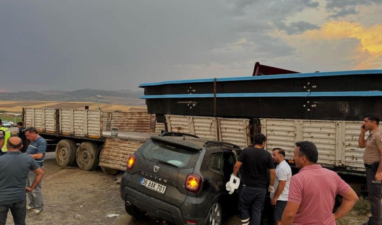  TIR ile otomobil çarpıştı: 6 yaralı