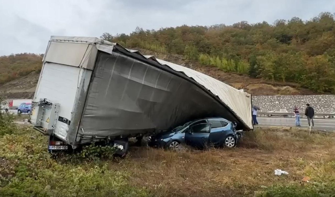 Yağış kazaya neden oldu: 3 ölü 6 yaralı